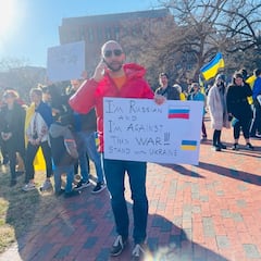 Russia-Ukraine Crisis: পুতিন-বিরোধী স্লোগান, ইউক্রেনকে সাহায্যের দাবিতে হোয়াইট হাউসের সামনে জমায়েত