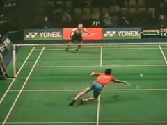 बैडमिंटन खिलाड़ी ने जबरदस्त खेल का किया प्रदर्शन, एड़ी चोटी का लगाया जोर, आखिर तक नहीं मानी हार