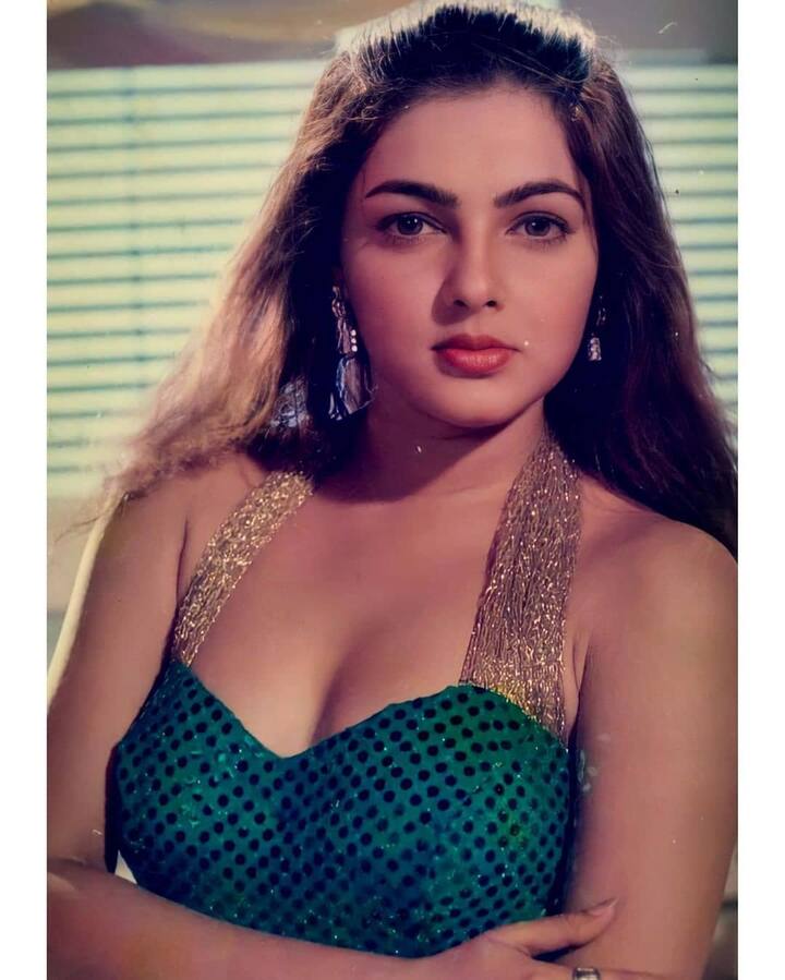 ममता कुलकर्णी ने जब टॉपलेस फोटोशूट करवाई तो पूरे इंडस्ट्री में सनसनी मच गई थी. ममता के हर अंदाज पर उस दौर के लोग मर-मिटने के लिए तैयार रहते थे.