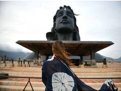 Mouni Roy : ‘शिव’भक्तीत लीन झाली ‘सती’, ‘महाशिवरात्री’निमित्ताने मौनी रॉयने शेअर केले खास फोटो!