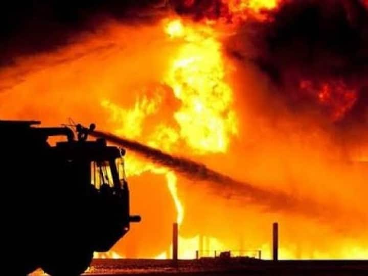 Tamil Nadu: Fire Breaks Out At Virudhunagar Factory, One Dead Tamil Nadu: Fire Breaks Out At Virudhunagar Factory, One Dead