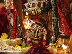 Ujjain News: महाकाल के आंगन में भस्म आरती से महाशिवरात्रि पर्व की हुई शुरूआत, दर्शन के लिए भक्तों की लगी लंबी कतार