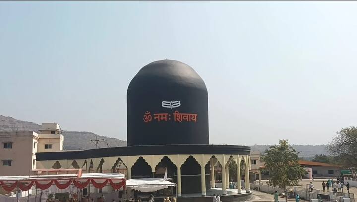 हे शिवमंदिर वेरूळमधील श्री. विश्वकर्मा तीर्थधाम परिसरात साकारले  आहे.