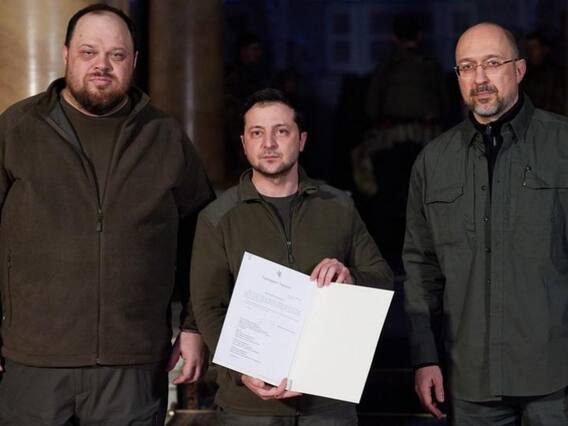Russia Ukraine War: जंग के बीच यूक्रेन का नया दांव, ईयू का सदस्य बनने के लिए किया आवेदन लेकिन क्या इतनी आसान है प्रक्रिया? Russia Ukraine War: जंग के बीच यूक्रेन का नया दांव, ईयू का सदस्य बनने के लिए किया आवेदन लेकिन क्या इतनी आसान है प्रक्रिया?