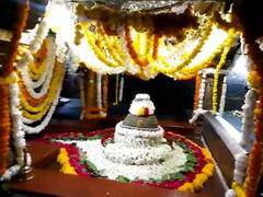 औंढा नागनाथ मंदिरात दर्शनासाठी भाविकांची गर्दी