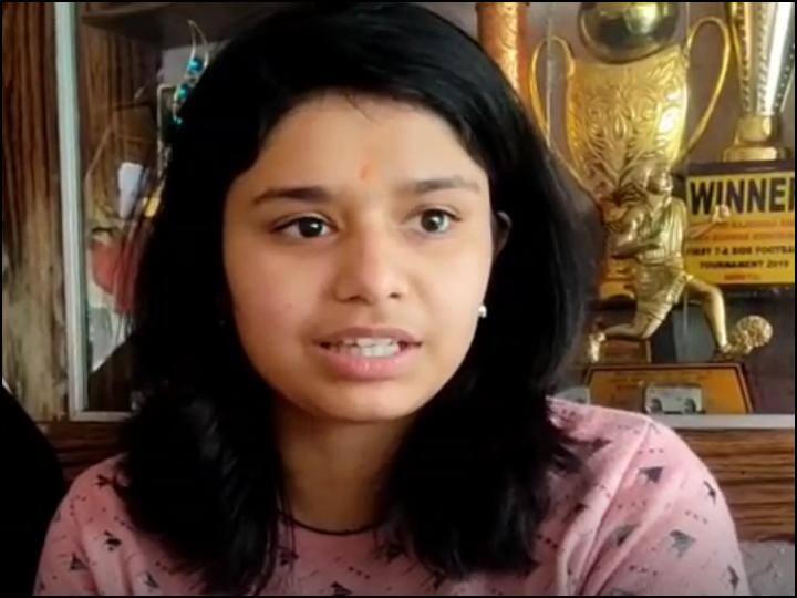 Russia Ukraine Conflict: 'बमबारी से बचने के लिए लोग बंकरों में छिपे हैं', यूक्रेन से नैनीताल पहुंची छात्रा ने सुनाई आपबीती Nainital People are hiding in bunkers to avoid bombing a girl student who came to Nainital from Ukraine narrated ann Russia Ukraine Conflict: 'बमबारी से बचने के लिए लोग बंकरों में छिपे हैं', यूक्रेन से नैनीताल पहुंची छात्रा ने सुनाई आपबीती