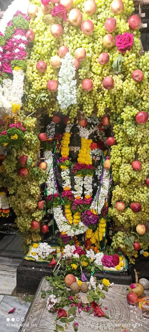 अशा पद्धतीची मूर्ती जगात इतरत्र कोठेही आढळत नसल्याने या मंदिराचे अनन्यसाधारण महत्व आहे