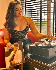 Nikita Sharma Photos: అమ్మో మరీ ఈ రేంజ్ లోనా, బుల్లితెర బ్యూటీ అంటే నమ్మలేరు