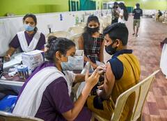 Covid Vaccination : সেল্ফি, ভয়, চোখে জল... ভারতে শুরু ১২-১৪ বছর বয়সীদের টিকাকরণ
