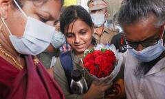 યુક્રેનમાં ફસાયેલા ભારતીયો માટે નવી એડવાઈઝરી જારી, રેલ્વે સ્ટેશન પર શાંત રહેવા અને ગુસ્સો ન દર્શાવવા અપીલ