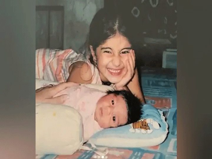 Ananya Panday Childhood Photos Went Viral On Social Media, See Here बहन के बगल में लेट गाल पर हाथ रख हंस रही ये लड़की बॉलीवुड की है टॉप एक्ट्रेस, मास्टमाइंड भी नहीं दे पाएंगे जवाब