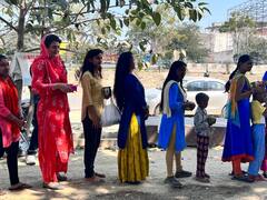 In Photos: महाशिवरात्रि के मौके पर प्रियंका गांधी ने लखनऊ के शिव मंदिर में की पूजा, तस्वीरें आई सामने