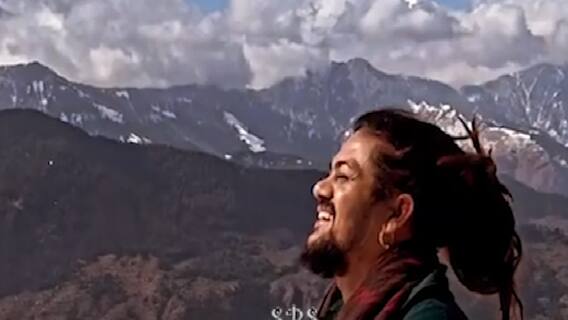 Singer Hansraj Raghuwanshi offers prayers to Lord Shiva in his melodious voice | SBS Originals
