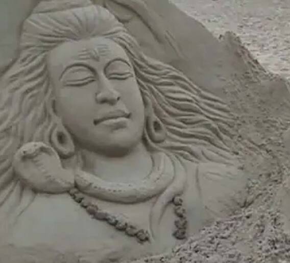 आरवली सागरेश्वर समुद्र किनारी साकारलं महादेवांचं वाळूशिल्प!