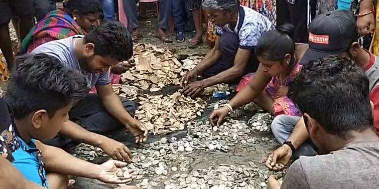 Uttar Dinajpur Islampur Three Note Filled tanks recovered From Beggar Family locals help to count money for the needy people Uttar Dinajpur : ভিক্ষুক পরিবারের তিনটি টাকা ভর্তি ট্যাঙ্কের খোঁজ, ভবিষ্যতের কথা ভেবে টাকা গুণে ব্যাঙ্কে দিলেন স্থানীয়রা