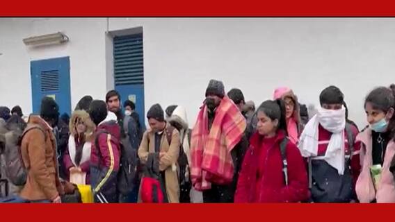 Russia Ukraine War: আর কতদিন বাঙ্কারে আশ্রয়? প্রাণ বাঁচাতে ভারতীয় দূতাবাসের ক্যাম্পে পৌঁছতে চাইছেন পড়ুয়ারা | Bangla News