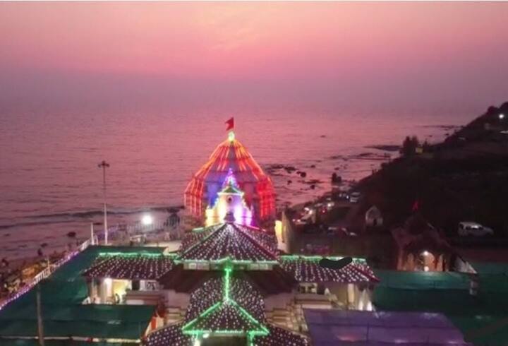 आठ ते दहा लाख भक्तांची मांदियाळी याठिकाणी पाहायला मिळते.