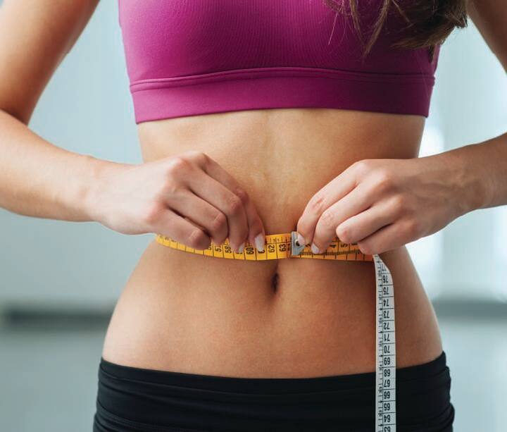 जर तुम्ही तुमच्या रोजच्या रुटीनमध्ये काही हेल्दी ड्रिंक्सचा समावेश केला तर तुमचे वजन झपाट्याने कमी होण्यास सुरुवात होईल. याशिवाय तुमची चयापचय क्रिया वाढेल ज्यामुळे तुम्ही निरोगी राहाल.