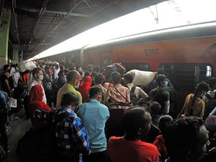 IRCTC Indian Railway Holi 2022 Special Trains From Bihar UP Delhi Mumbai Jharkhand Check Full List Here Holi 2022 Special Trains: These Trains Will Run From Mumbai, Delhi, UP And Bihar — Check Complete List
