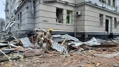 Russia Ukraine War : मिसाईल हल्ल्यानंतर युक्रेनमधील खारकिव्ह बेचिराख, मन हेलवणारी दृश्य