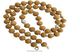 सफेद चंदन की इस माला से जाप के हैं ढेरों फायदे, धारण करने से मन को मिलती है शांति और धन में भी मिलता है लाभ