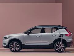 Volvo की पहली इलेक्ट्रिक कार कैसी है, 40 मिनट में जाएगी 80% चार्ज जानिए कीमत से लेकर फीचर्स तक सबकुछ