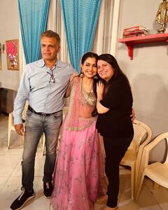 भाबी जी घर पर है के 7 साल पूरे, सेट पर मने जश्न की तस्वीरों में कहीं नहीं दिखीं अनीता भाभी, क्या नेहा पेंडसे ने छोड़ दिया शो!