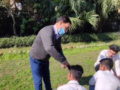 Hapur News: हापुड़ में प्रिंसिपल ने दी छात्रों को अनोखी सजा, इस वजह से काटे स्कूल के 84 बच्चों के बाल