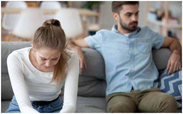 Relationship Tips, Don't make these mistakes in a Relationship, Best Relationship Tips रिलेशनशिप में न करें ये गलतियां, बनती हैं रिश्ता टूटने की वजह
