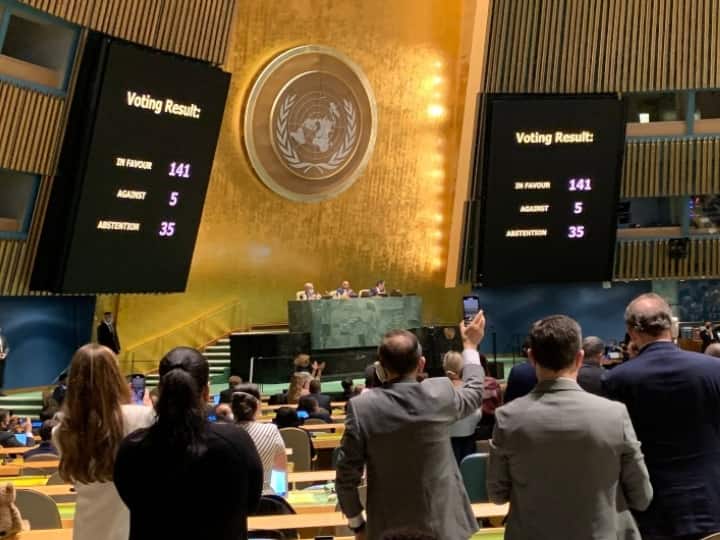 Voting in the United Nations General Assembly on a resolution demanding to stop Russia war in Ukraine Ukraine Russia War: यूएनजीए में 141 देशों ने रूस के खिलाफ किया वोट, 5 ने दिया साथ, भारत ने नहीं किया मतदान