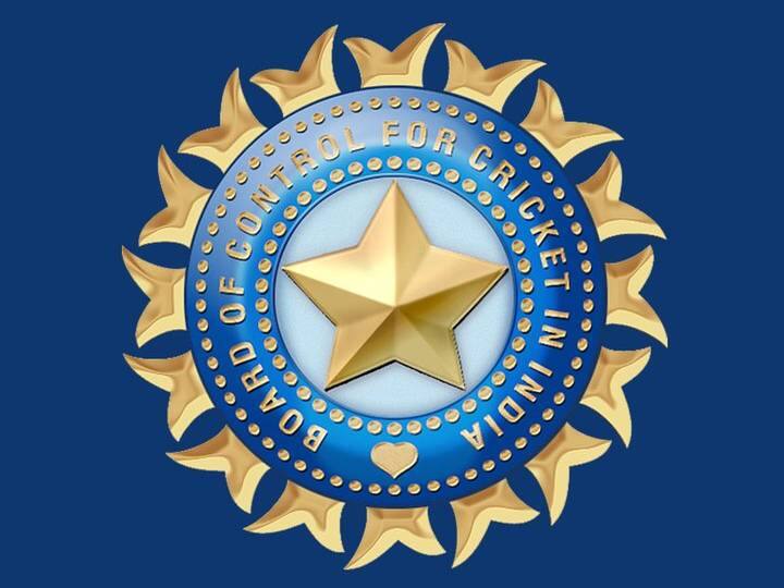 Wriddhiman Saha dropped Grade B to C Ajinkya Rahane Cheteshwar Pujara Grade A to B Pandya demoted in BCCI Central Contract 2022 BCCI Central Contract 2022: స్టార్ ఆల్‌రౌండర్‌కు సిగ్నల్ ఇచ్చిన బీసీసీఐ - గ్రేడ్ ఏ నుంచి గ్రేడ్ సికి పతనం!