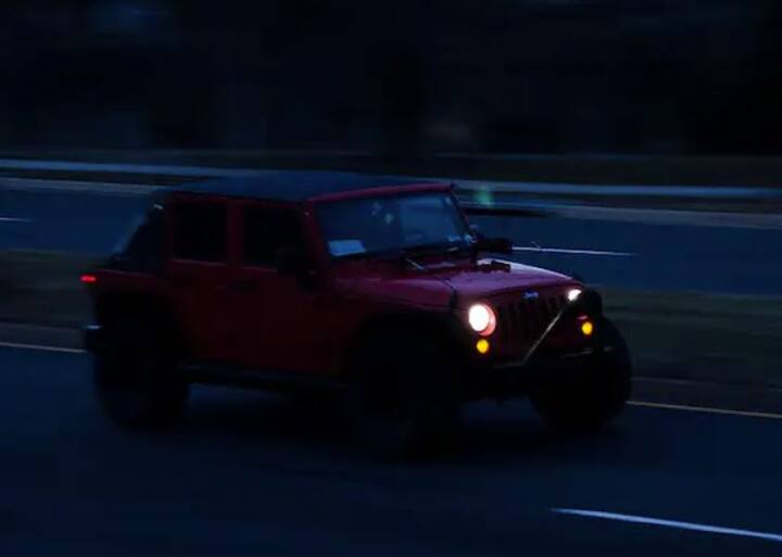 ਅੱਜ-ਕੱਲ੍ਹ ਕਾਰ ਤਕਨੀਕ 'ਚ ਬਹੁਤ ਉੱਨਤ ਹੋ ਗਈ ਹੈ। ਕਾਰਾਂ 'ਚ ਇੱਕ ਤੋਂ ਵਧ ਕੇ ਇੱਕ ਫੀਚਰ ਦੇਖਣ ਨੂੰ ਮਿਲਦੇ ਹਨ। ਇਸੇ ਤਰ੍ਹਾਂ, ਤੁਹਾਨੂੰ ਸਾਰੀਆਂ ਕਾਰਾਂ ਵਿੱਚ ਕਰੂਜ਼ ਕੰਟਰੋਲ ਵੀ ਦੇਖਣ ਨੂੰ ਮਿਲਦਾ ਹੈ।