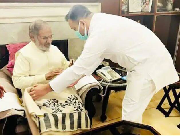 ਐਮਕੇ ਸਟਾਲਿਨ ਨਾਲ ਮੁਲਾਕਾਤ ਦੌਰਾਨ ਕਾਂਗਰਸ ਨੇਤਾ ਰਾਹੁਲ ਗਾਂਧੀ ਨਾਲ ਵੀ ਤੇਜਸਵੀ ਯਾਦਵ ਦੀ ਮੁਲਾਕਾਤ ਹੋਈ ਸੀ। ਰਾਹੁਲ ਗਾਂਧੀ ਵੀ ਐਮਕੇ ਸਟਾਲਿਨ ਨੂੰ ਮਿਲਣ ਪਹੁੰਚੇ ਸੀ।