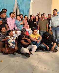 भाबी जी घर पर है के 7 साल पूरे, सेट पर मने जश्न की तस्वीरों में कहीं नहीं दिखीं अनीता भाभी, क्या नेहा पेंडसे ने छोड़ दिया शो!