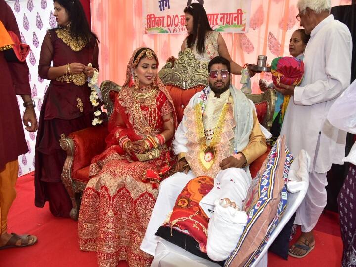 हादसे में घायल होने के बाद राहुल के पैर में रॉड डाली गई थी जिससे चलना मुश्किल हो रहा था लेकिन खुद और परिवार की ओर से हौसला मिलने के बाद दूल्हे रवि कटारिया ने भी तय समय पर ही विवाह करने का फैसला किया.