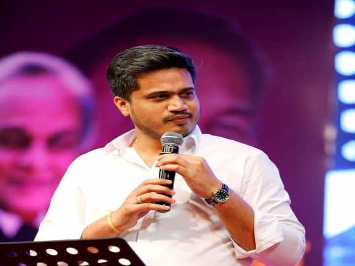 ncp mla Rohit Pawar on PM Narendra Modi Pune Tour राजकीय हेतु ठेवून अर्धवट कामाचे उद्घाटन; रोहित पवारांची टीका