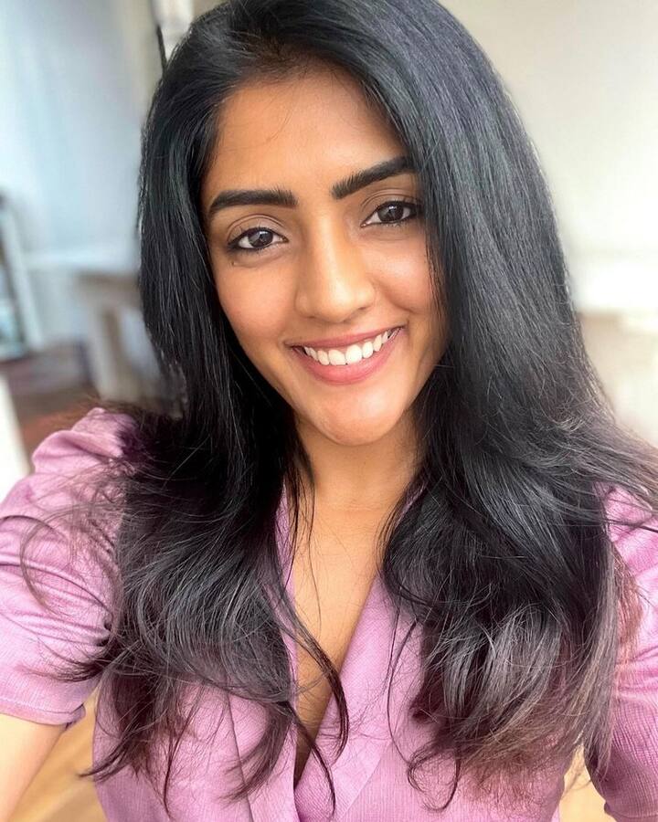 తాజాగా ఆమె షేర్ చేసిన కొన్ని ఫోటోలు ఇప్పుడు సోషల్ మీడియాలో బాగా వైరల్ అవుతున్నాయి. (Courtesy : Eesha Rebba Instagram)