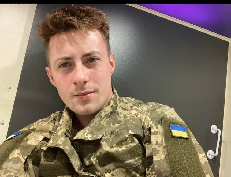 Russia Ukraine Crisis British Student Rescued From Afghanistan Last Year Is Now On Holiday In Ukraine British Student in Ukraine: వీడెవడండి బాబు! మొన్న అఫ్గాన్, నేడు ఉక్రెయిన్- ఎక్కడికెళ్తే అక్కడ ఇరుక్కుపోతాడు!