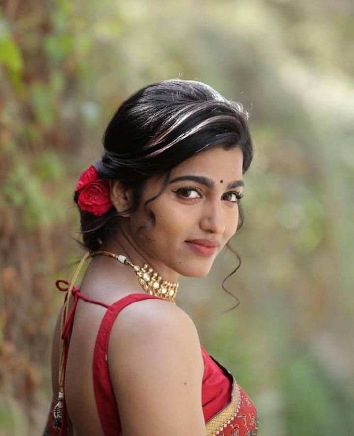 ஒருவாட்டி ஒருவாட்டி எனைக்கிள்ளேண்டா