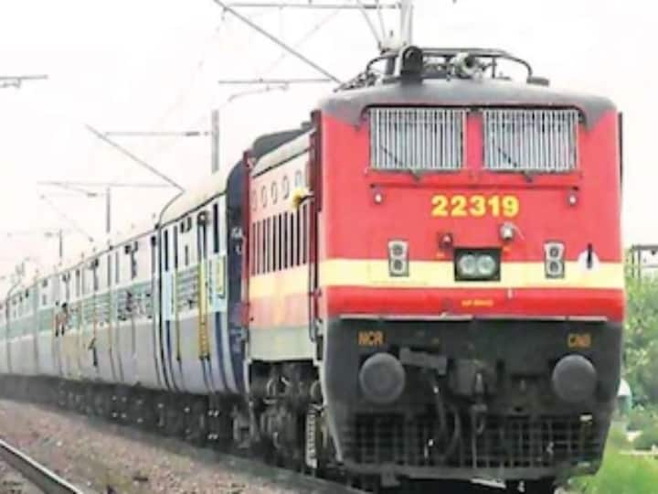 Jabalpur: West Central Railway will run superfast special train on Holi festival, check full schedule here ANN Jabalpur:होली पर्व पर वेस्ट सेंट्रल रेलवे चलाएगा सुपरफास्ट स्पेशल ट्रेन, यहां चेक करें पूरा शेड्यूल