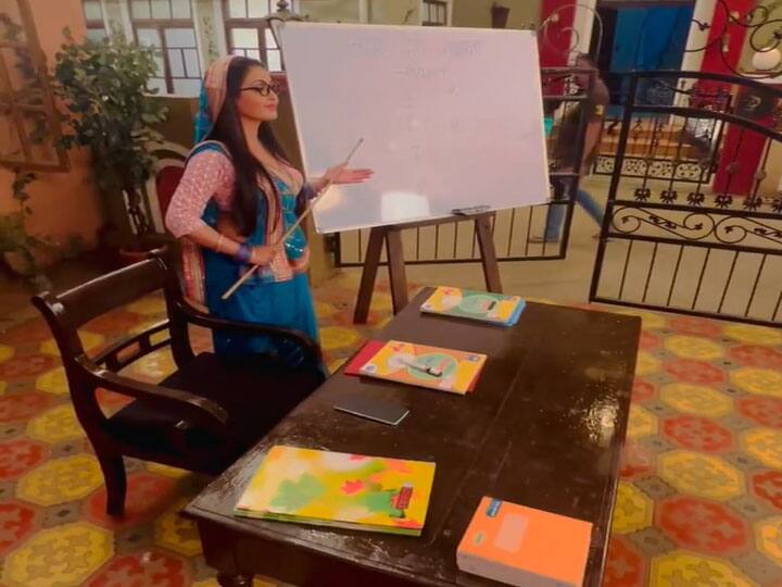 Shubhangi atre showed a glimpse of off-screen fun from the sets of Bhabiji Ghar Par Hain अंगूरी भाबी बनी टीचर तो पढ़ाई हुई जबरदस्त, भाबीजी घर पर हैं के सेट से शुभांगी अत्रे ने दिखाई ऑफ स्क्रीन मस्ती की झलक