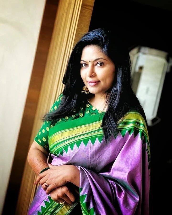 श्वेता शिंदेने 'अवंतिका', 'अवघाची हा संसार', 'लक्ष्य' आणि 'वादळवाट' या गाजलेल्या मराठी मालिकांमधून आपल्या अभिनयाची छाप सोडलीये. (photo: shwetashinde_official/ig)