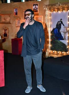 Radhe Shyam Trailer Launch: 'রাধে শ্যাম' ছবির ট্রেলার লঞ্চ অনুষ্ঠানে হাজির প্রভাস-পূজা