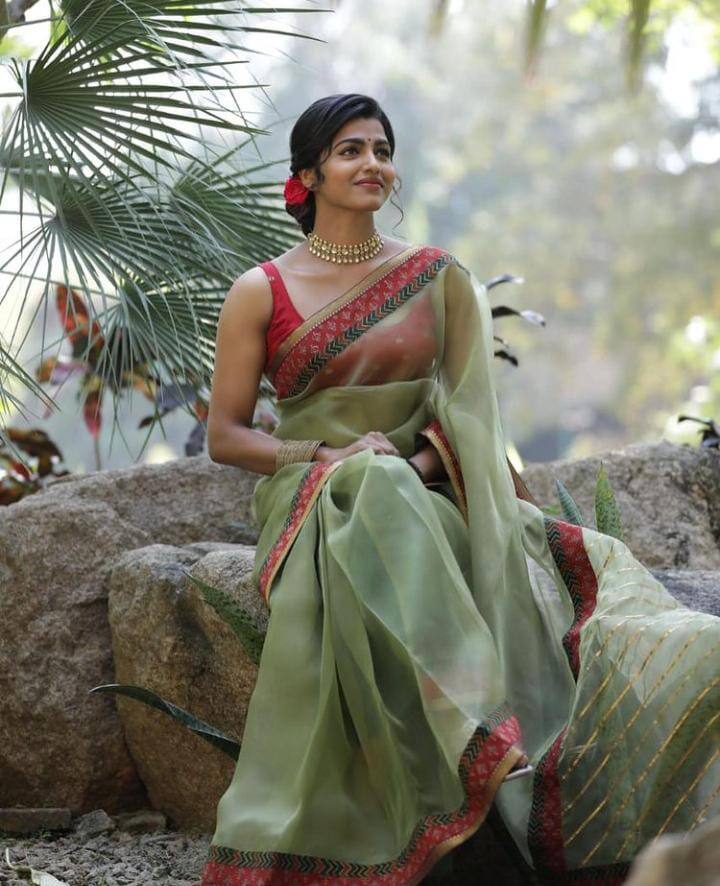 ஒன்னத்தூக்கிக் கொஞ்சப்போறேன் கைத்தூக்கு நீ மேல