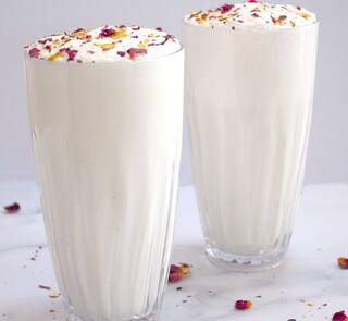 ਗਰਮੀਆਂ ਦੇ ਕਹਿਰ 'ਚ ਸੀਨੇ ਠਾਰ੍ਹੇਗੀ ਪੰਜਾਬ ਦੀ ਲੱਸੀ, ਜਾਣੋ ਪੌਸ਼ਟਿਕ ਡਰਿੰਕ ਦੇ ਫਾਇਦੇ