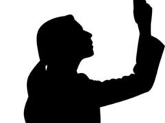 బ్యూటీ పార్లర్ పెట్టి పేస్‌ ప్యాక్‌లతో మస్కా కొట్టింది, ఇప్పుడు జనం లాక్కోలేక పీక్కో లేక లబోదిబోమంటున్నారు