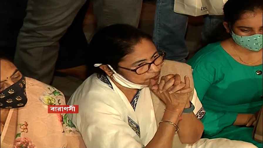 Mamata Banerjee: বারাণসীতে মমতাকে ঘিরে বিক্ষোভ, আজ রাজ্যে প্রতিবাদে সামিল তৃণমূল