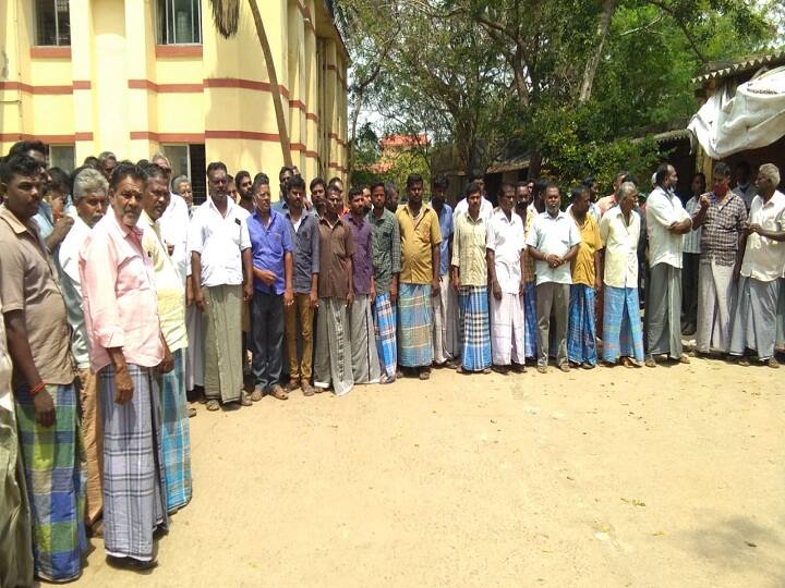 Truck owners protest by besieging Thiruvarur Consumer Goods office திருவாரூர் நுகர்பொருள் வாணிபக்கழக அலுவலகத்தை முற்றுகையிட்டு லாரி உரிமையாளர்கள் போராட்டம்