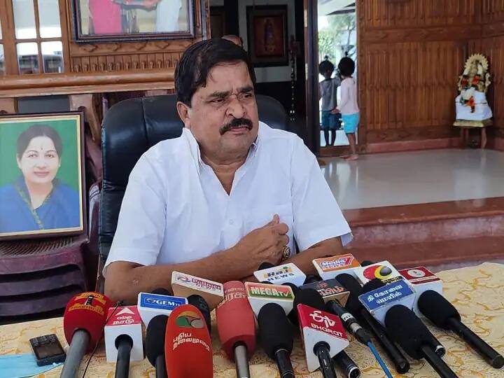 AIADMK : எண்ட்ரி கொடுக்கும் சசிகலா? சித்து விளையாட்டு விளையாடும் ஓபிஎஸ்.. காரணத்தை அடுக்கும் விமர்சகர்கள்!