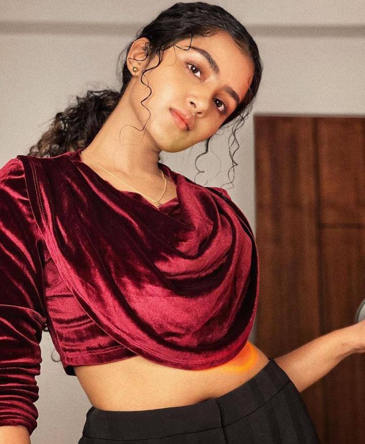 என்ன கொத்தி அலையுற விட்டா கொஞ்சம் பொழைக்கிறேன் விடுடி